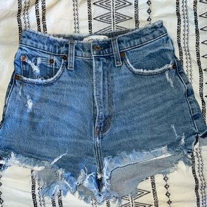 Abercrombie & Fitch Ultra High Rise Mom Short